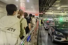 上海虹桥站，这事体验太差！双方都怨声载道，矛盾不断，更是催生了……图片