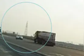 高速公路逆行  交警“喊”停图片