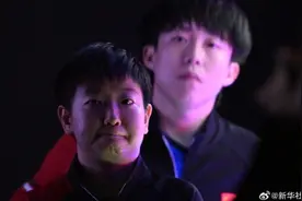 三连冠！复刻奖杯！王楚钦/孙颖莎夺得世乒赛混双冠军图片