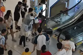 “电梯飞起来，差点吃人”！事发深圳一商场，扶梯突发故障传出巨响图片