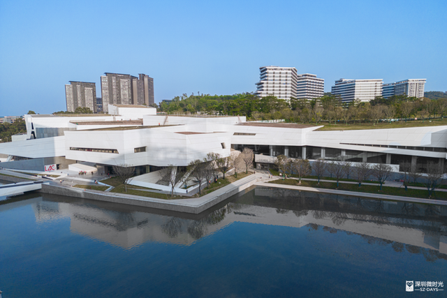 新地标！漂在水上的「白色山丘」，羡慕龙华人！