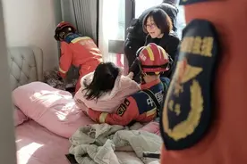 危急时刻的生命守护！杭州市星桥街道这位社区工作人员暖心救人图片
