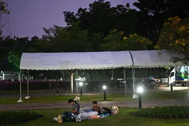 第1现场｜缅甸强震波及泰国，搜救仍继续，公园整夜开放避难图片