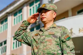 这个入伍27年的通信“兵王”，练就多项“绝活”图片