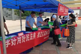 黔东南州、凯里市交通运输局联动开展2025年“民法典宣传月”集中宣传活动图片