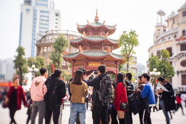 海边十日，“观潮”十年：他们在潮汕文化中再建一座桥