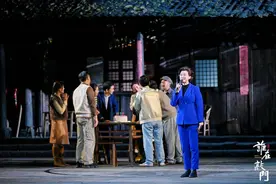 叩响时代之门！话剧《谁在敲门》重庆首演 主创：在剧中看见自己图片