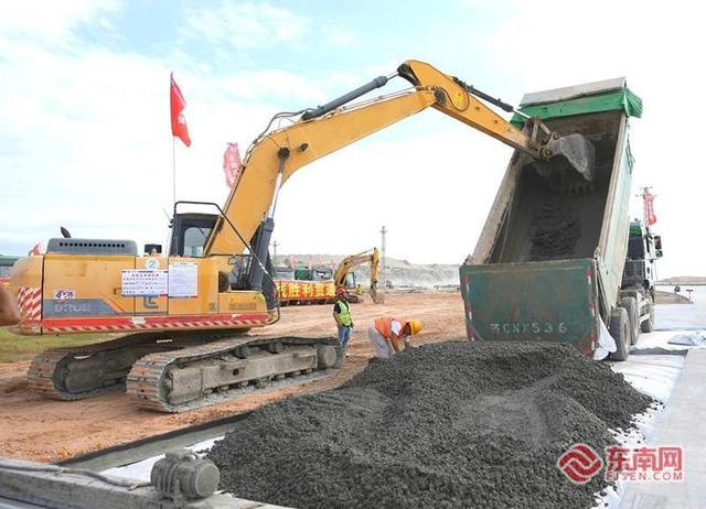 厦门翔安国际机场工程南北跑道实现双线贯通