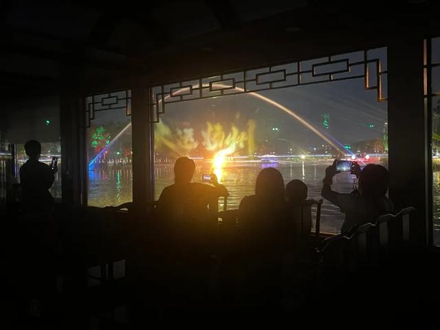 来到这里，才突然理解了李白......