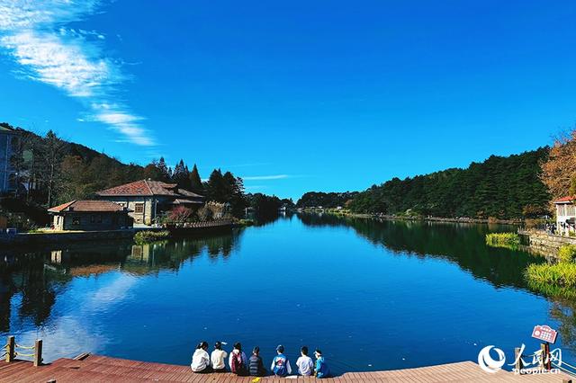 初冬庐山醉游人