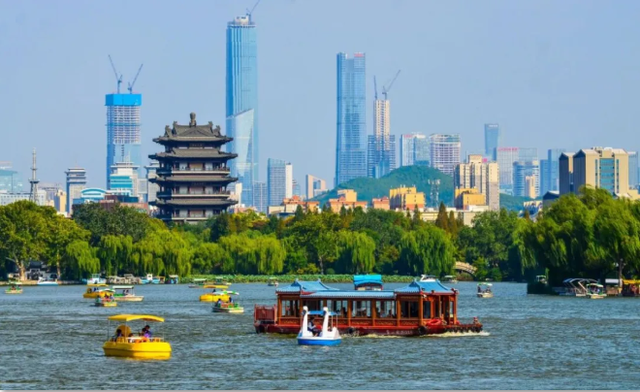 双节文旅热问：为什么这个假期，大家都爱奔赴济南？