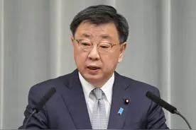 外媒：也门胡塞武装被指扣押由日本运营的货船，日本政府谴责图片