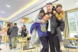 城关区白银路街道举办新业态青年单身派对图片