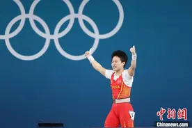 （巴黎奥运）生涯最刺激比赛，侯志慧跳到奖台最高处图片