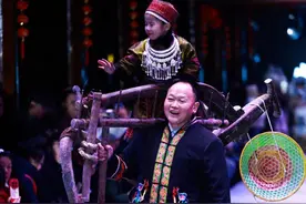 他把民族服饰送上时装周：这是几代人的审美积淀，我只是个搬运工图片