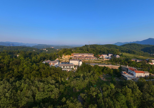 保康白竹村：山水交织的自然画卷