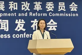 国家发改委谈设备更新、以旧换新：坚持市场为主、政府引导，支持各类经营主体积极参与图片