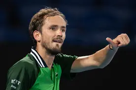 凌晨3时39分收工！澳网再现超级午夜场图片