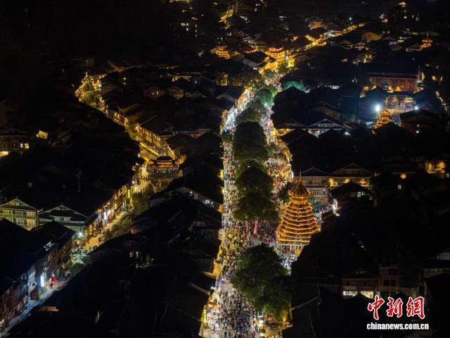 肇兴侗寨：侗年迎八方游客