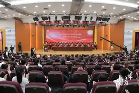 韩师毕业典礼上，校长谈起这位“百世之师”图片