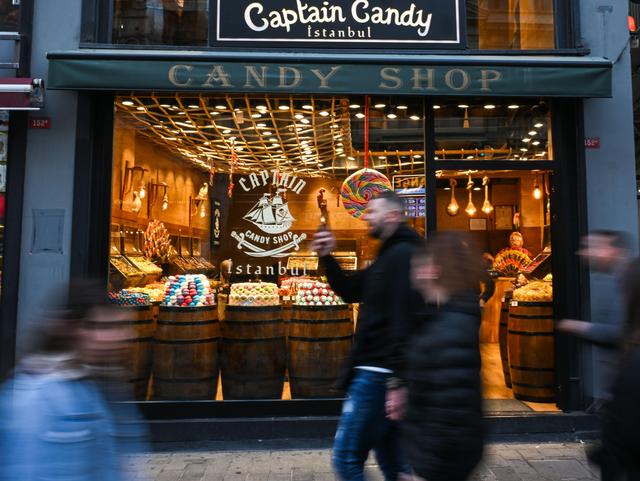 繁华的伊斯坦布尔独立大街