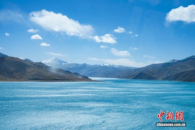 （辉煌60载 魅力新西藏）花木为笔，山湖成画 西藏的每一帧都是神仙壁纸