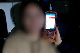 闺蜜相约喝酒后各自回家，竟以这种方式再聚……图片