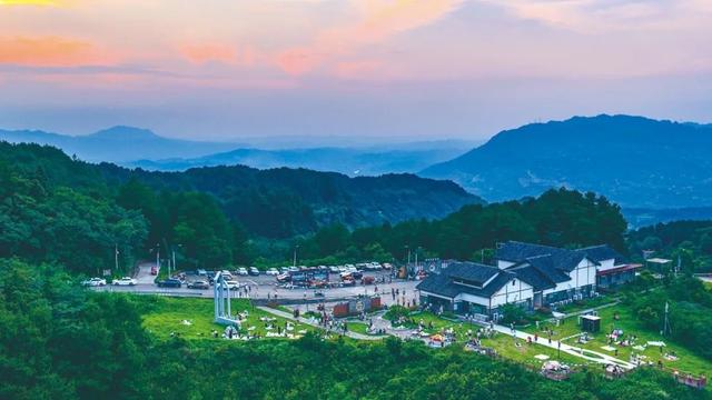 央媒市媒看綦江丨“清凉游”走热 “生意经”更新