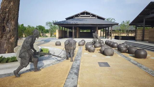 热热热热闹极了！来副中心蹦“水迪”、淘文创……解锁N种清凉玩法~