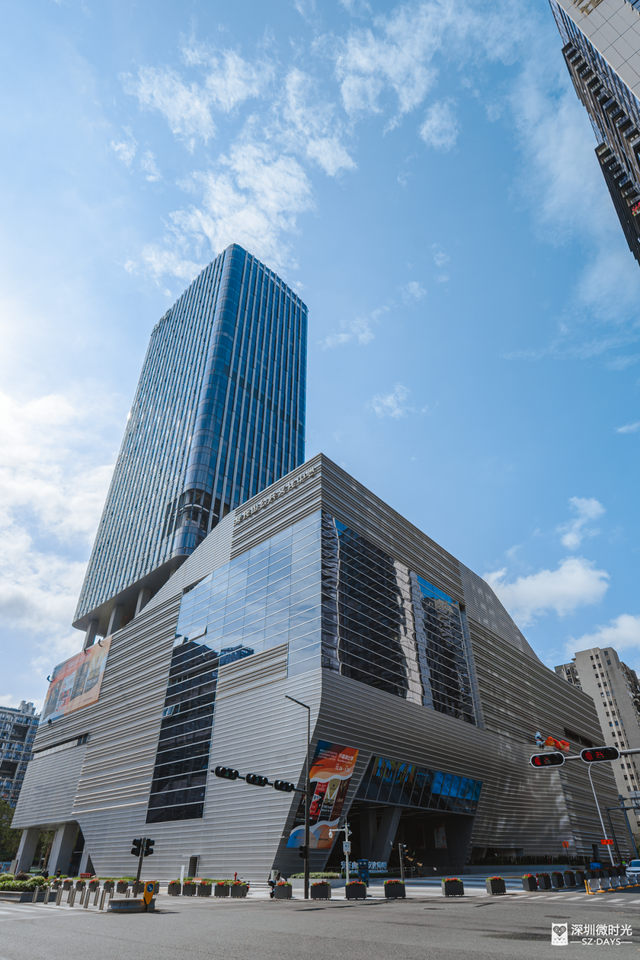 实拍揭秘！9层「垂直文化聚落」，福田新地标
