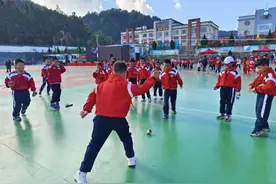 保山龙陵：课间15分钟玩出新花样，校园操场成民族文化大舞台图片