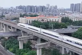 从投资、外贸、消费、运输等多领域重磅数据 “数”读经济加力发展强劲动力图片