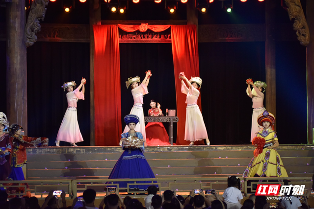 国庆游张家界｜张家界七十二奇楼景区“玩法”全新升级 国庆嗨翻夜