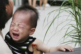 “妈妈不要走……” 儿童心理科专家：这些做法可能加重分离焦虑图片