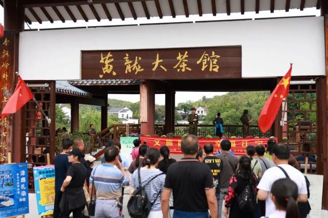 8天，323万人次！