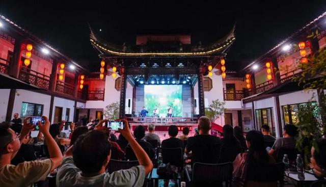 让我看看怎么回事？周末南京这里将挤满人