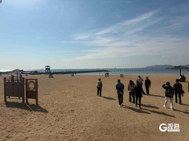 秋高气爽，青岛海边游玩正当时