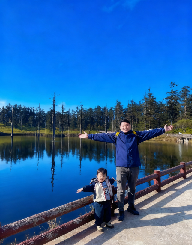 不同年龄段的爬山答案都在瓦屋山！