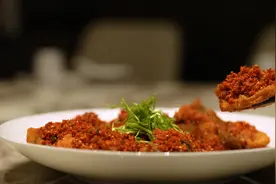 寻味│黄鱼变身“椒盐大王蛇”，味道真“繁花”图片