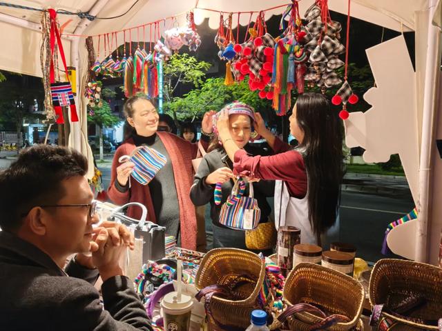 草果啤酒、傈僳族服饰......快来怒江这个市集打卡