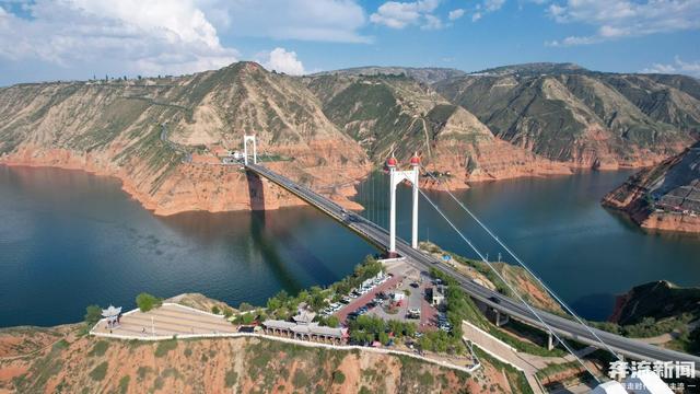 甘肃临夏刘家峡大桥成热门打卡地