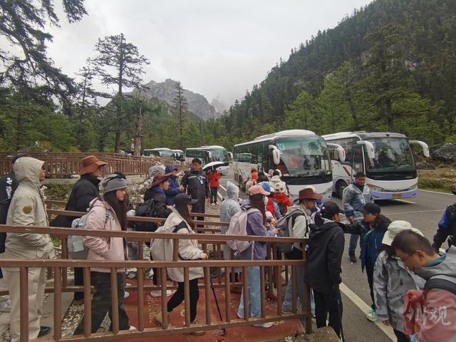 游客流量再破百万！稻城亚丁靠什么赢得青睐？