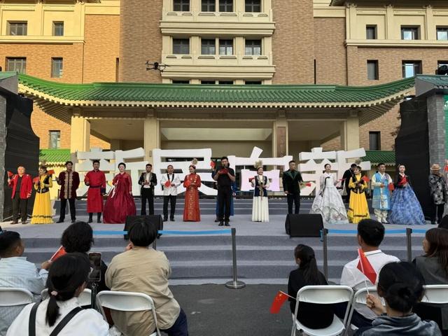 天空与艺术共舞，全城沸腾！正在进行，速来加入！