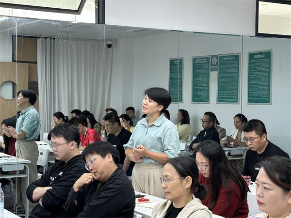 规范培养赋能发展！湖南首期养老陪诊师培训班节庆结业，AI 健管工具助力服务升级