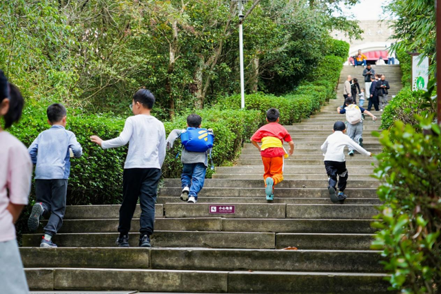 【百村万帐】奔赴山海之约，安享运动之趣百村万帐定海站，定义海岛露营新范本