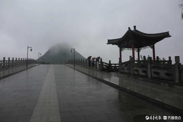双节拍 | 秋雨绵绵华不注