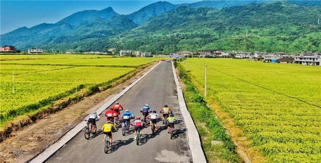 11月8日，第六届里耶云端骑行赛邀你逐风八面山