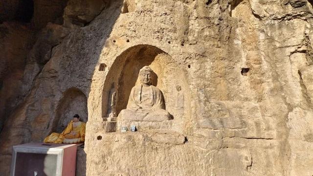 9.9元！深秋里寻一处静谧！本周六出发，打卡长清王泉摩崖石窟、义静寺！