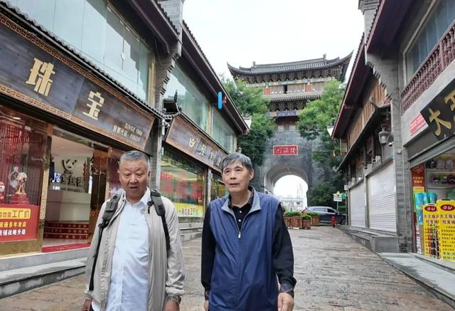 昭通古城焕新记⑦丨从避暑客到“古城推介官”