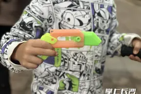 你家娃在玩网红“萝卜刀”吗？背后潜藏这些危险千万别大意图片